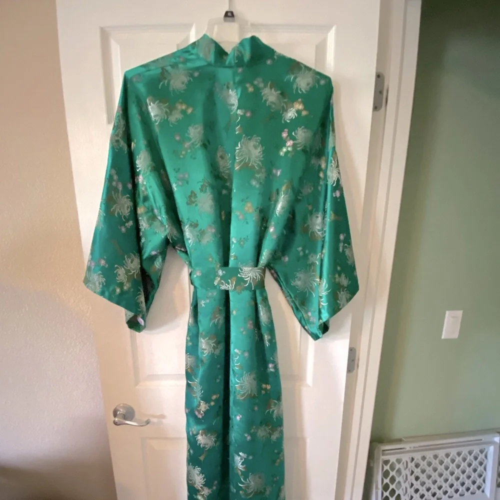 Handmade Kimono Style Robe - Picture 5 of 5